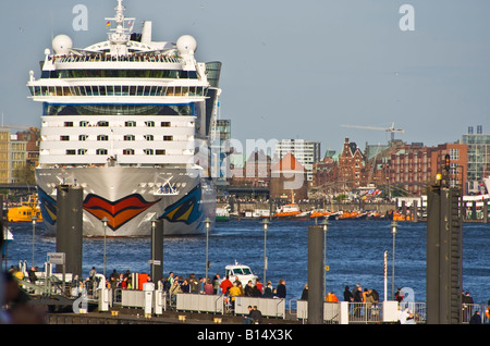 Aida Diva sur l'Elbe, Hambourg Banque D'Images