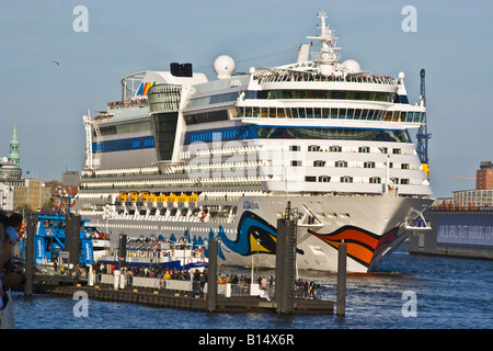 Aida Diva sur l'Elbe, Hambourg Banque D'Images