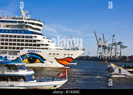 Aida Diva sur l'Elbe Banque D'Images