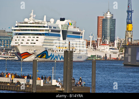 Aida Diva sur l'Elbe, Hambourg Banque D'Images