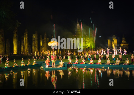 Spectacle son et lumière - Sukhothai, THAÏLANDE, province de Sukhothai Banque D'Images