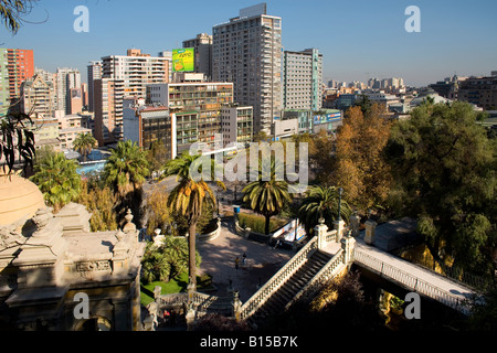 Vue de l'entrée de Santa Lucia Hill dans le centre historique de Santiago de Chili Banque D'Images