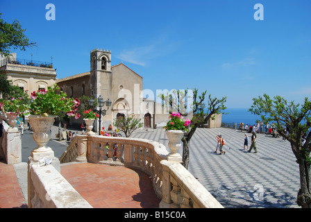 Piazza IX Aprile, province de Messine, Taormina, Sicile, Italie Banque D'Images