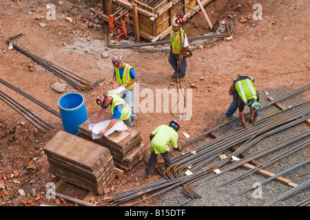 Les travailleurs d'un chantier de construction à Hartford Connecticut USA Banque D'Images