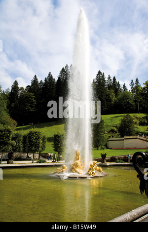 Allemagne, Bavière, fontaine en face du château de Linderhof Banque D'Images