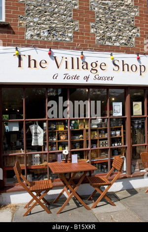 Le magasin du village. Findon, West Sussex, England, UK Banque D'Images