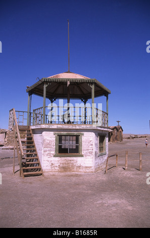 En kiosque place principale de la ville minière abandonnée de Humberstone, près de Iquique, Chili Banque D'Images