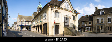 Le 17e siècle maison du marché dans la ville de Cotswold, Tetbury Gloucestershire Banque D'Images