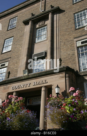 Ville de Chester, en Angleterre. L E Mainwaring Parkes conçu Chester County Hall sur Chester's Park Drive. Banque D'Images