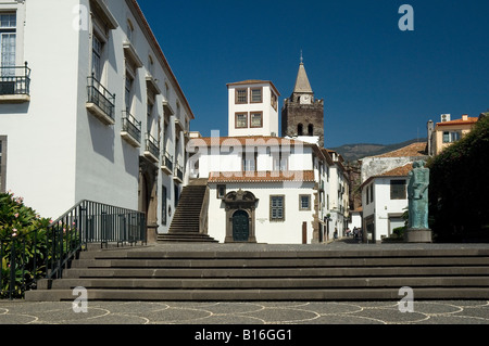 L'Assemblée régionale se do Funchal et chapelle de Santa Antonio Funchal Madeira Portugal Europe de l'UE Banque D'Images