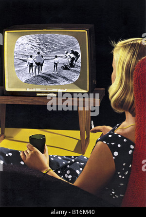 Diffusion, télévision, téléspectateurs, femme est à la télévision, Allemagne, 1959, Banque D'Images