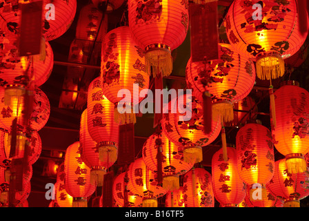 De nouvelles lanternes de Buddha Tooth Relic Temple and Museum, Chinatown, Singapour Banque D'Images