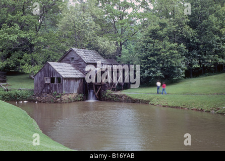 Une vue de Mabry Mill un old grist mill le long de la Blue Ridge Parkway dans les montagnes Blue Ridge Banque D'Images