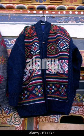 Bhoutan main Zungney l'artisanat textile cardigan tricoté Banque D'Images