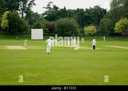 Les gens Printemps Été marlow cricket pavilion blancs Banque D'Images