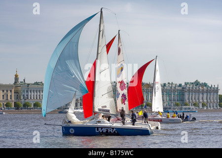 Voiles de régate DE NUITS BLANCHES 2008, Saint-Pétersbourg, Russie Banque D'Images