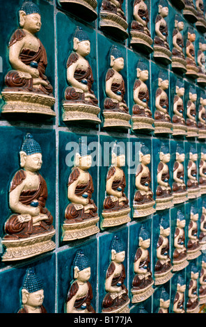 1 Oct 2006 - Détail de Yong'an Temple à la Dagoba blanc (Baita) sur l'îlot de Jade dans le parc Beihai. Banque D'Images