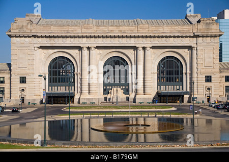 La gare Union et fontaine de bloc à Kansas City, MO Banque D'Images