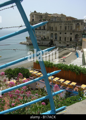 Idéal Bagno et Donn'Anna en bâtiment rue Posillipo Napoli Campania - Italie du Sud Banque D'Images