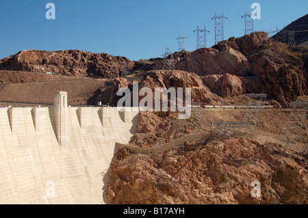 Le Barrage Hoover, situé sur la rivière Colorado entre le Nevada et l'Arizona, construit pour la production d'énergie hydroélectrique Banque D'Images