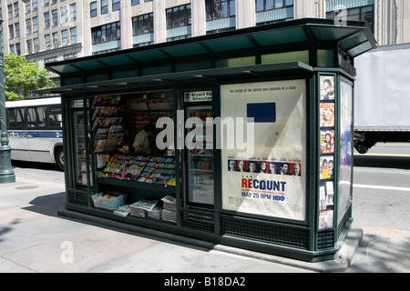 Kiosque (marchand) à Midtown Manhattan, New York City Banque D'Images