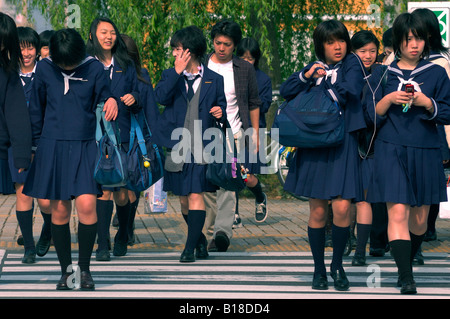 Les filles en uniforme d'Kyoto au Japon Banque D'Images