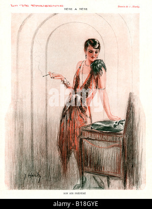 Tete A Tete, fils prefere de l'Air française classique 1922 1920 illustration tirée du magazine La Vie Parisienne une dame est à l'écoute d'un enregistrement sur le gramophone Banque D'Images