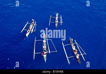 La vente des produits locaux malgaches des fosses-réservoirs Nosy-be Madagascar Océan Indien Banque D'Images