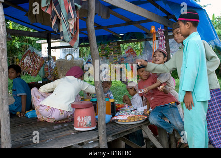 Cambodge Kompong Cham Cham scène de village Banque D'Images