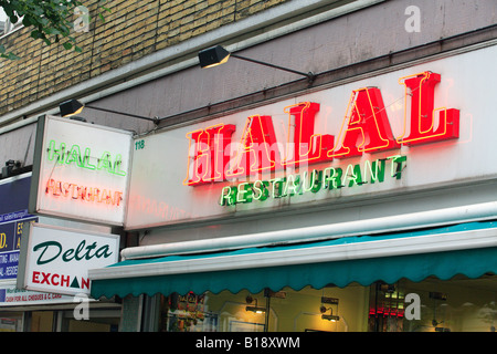 United Kingdom Central London W2 Edgware road sign restaurant halal Banque D'Images