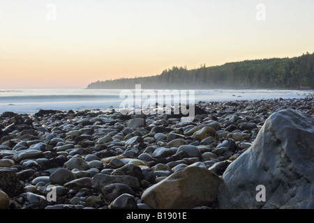 Un matin calme à Sombrio beach en Colombie-Britannique, Canada. Banque D'Images
