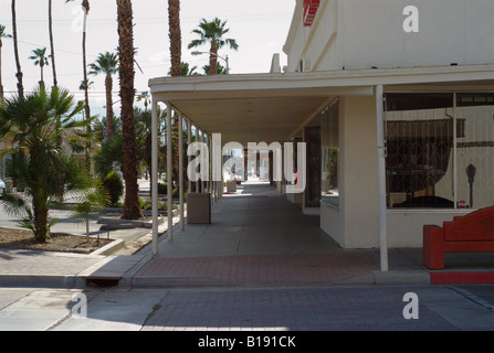 Trottoir couvert, le centre-ville de Indio, Coachella Valley - un centre pour l'agriculture, en Californie, USA Banque D'Images