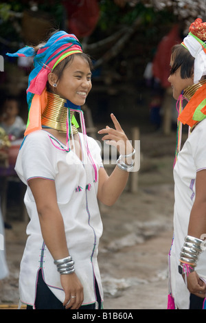 La tribu Padaung Long-Neck femmes tribales Mae Hong Son, Thaïlande Banque D'Images