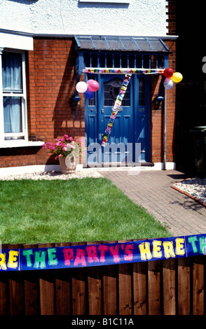 Décorations pour une fête d'anniversaire de childs sur une maison Banque D'Images