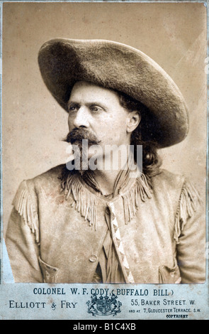 Col de Buffalo Bill Cody WF 1884 victorien anglais carte de visite photo du légendaire chasseur et showman Banque D'Images