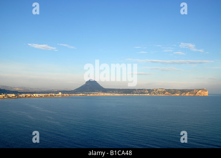 Voir l'aube de la Prim, Cabo San Martin de Montgo, Javea & mtn Cabo de la Nao, Province d'Alicante, Communauté Valencienne, Espagne Banque D'Images