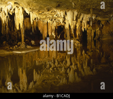 Lac de rêve dans Luray Caverns grotte calcaire VIRGINA Banque D'Images