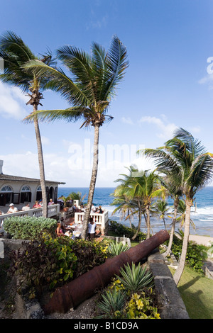 Vue depuis la maison ronde Inn sur la mer des Caraïbes La Barbade Bethsabée Banque D'Images