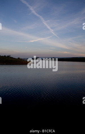 Début de soirée ciel sur mallham West Yorkshire Banque D'Images