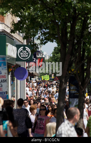 La foule des acheteurs sur Oxford Street. Londres, Angleterre Banque D'Images