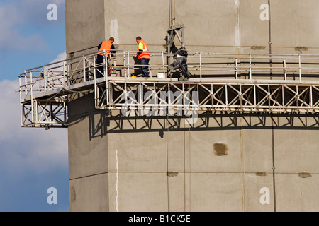 / Structures de ponts. Les ingénieurs travaillent en hauteur sur une jetée de 'Melbourne Westgate Bridge s' l'Australie. Banque D'Images