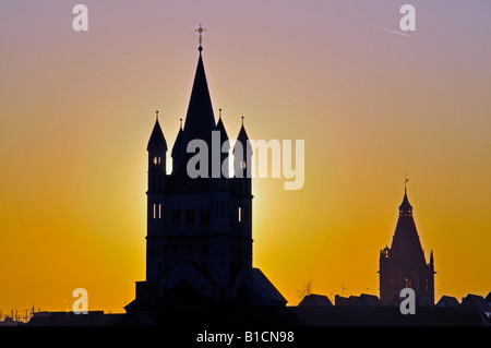 Saint Martin du brut dans le coucher du soleil, de l'Allemagne, en Rhénanie du Nord-Westphalie, Koeln Banque D'Images