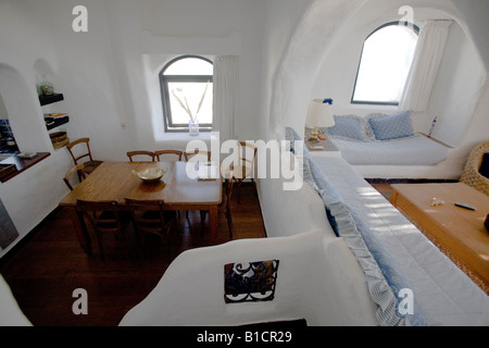 Détail de l'intérieur de l'un des appartements de Casapueblo Punta del Este en Uruguay. Salon et salle à manger. Banque D'Images