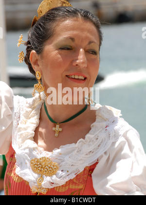 Une femme dansant en Valencia Banque D'Images