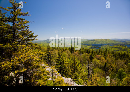 Avis de Squam Lake et Lake Winnipesaukee à partir du haut du mont Morgan, New Hampshire, USA Banque D'Images