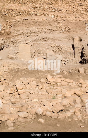 Pierres avec dans les murs au site néolithique de Gobekli Tepe dans le sud-est de la Turquie Banque D'Images