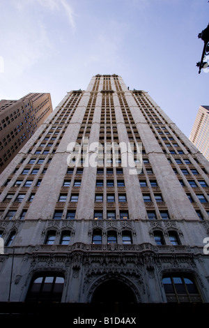 Le Woolworth Building néo-gothique à New York, conçu par l'architecte Cass Gilbert et achevé en 1913. Banque D'Images