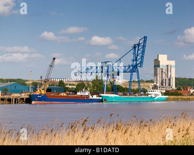 Flixborough Wharf Terminal acier sur la rivière Trent à Flixborough, Lincolnshire du Nord, Royaume-Uni Banque D'Images