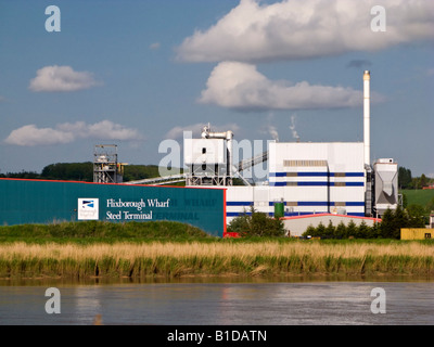 Flixborough Wharf Terminal acier sur la rivière Trent North Lincolnshire UK Banque D'Images