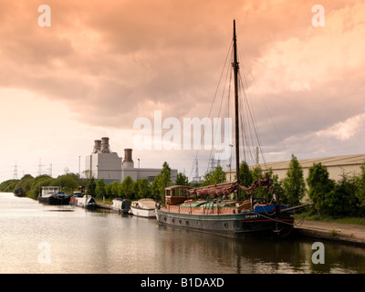 Au gaz Keadby power station sur la Stainforth et Canal Keadby Keadby North Lincolnshire UK Banque D'Images